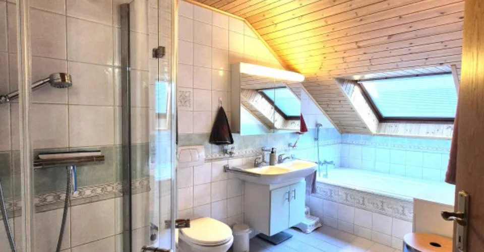 Casa a schiera di 4,5 locali, pannelli solari, con terrazza e garage – foto 24 di 26