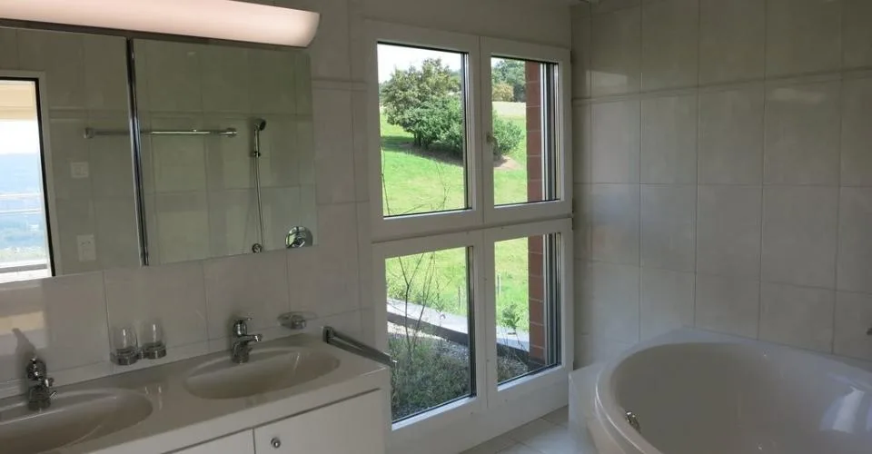 Exklusive 4.5-Zimmer-Maisonette mit traumhafter Aussicht über Zürich – Foto 3 von 8
