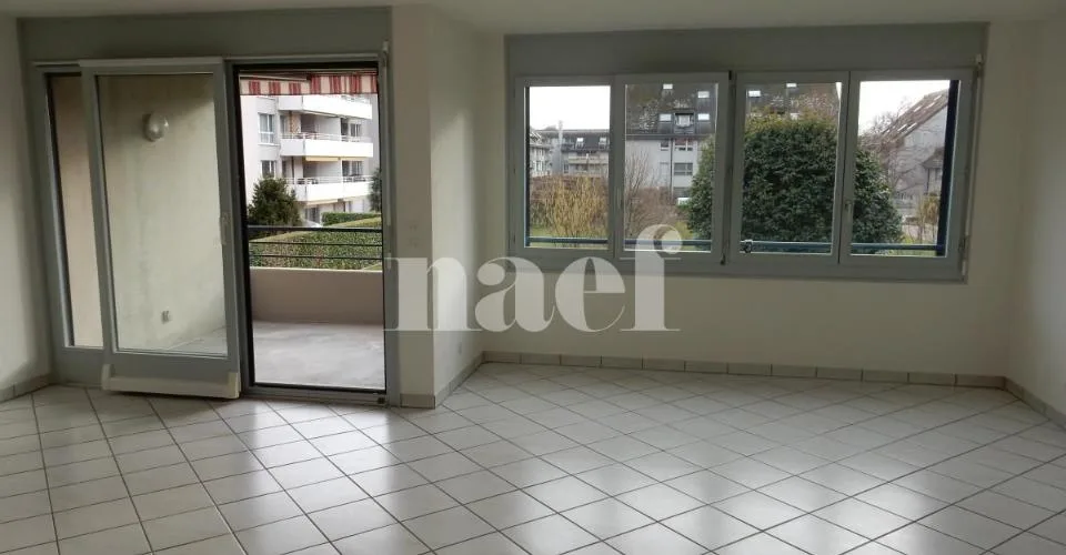 Wohnung mit 4.5 Zimmern im 1. Stock mit Balkon – Foto 2 von 18