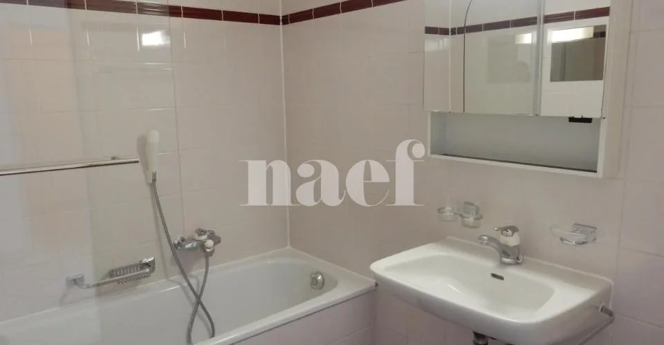 Wohnung mit 4.5 Zimmern im 1. Stock mit Balkon – Foto 8 von 18