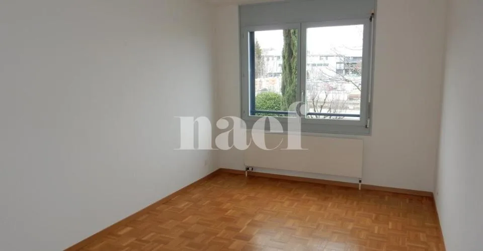 Wohnung mit 4.5 Zimmern im 1. Stock mit Balkon – Foto 6 von 18