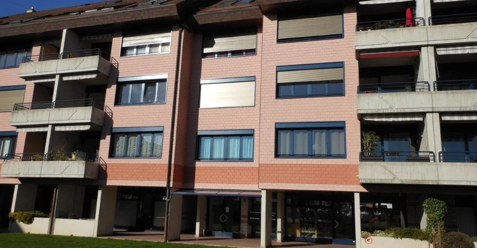 Wohnung mit 4.5 Zimmern im 1. Stock mit Balkon – Foto 9 von 18
