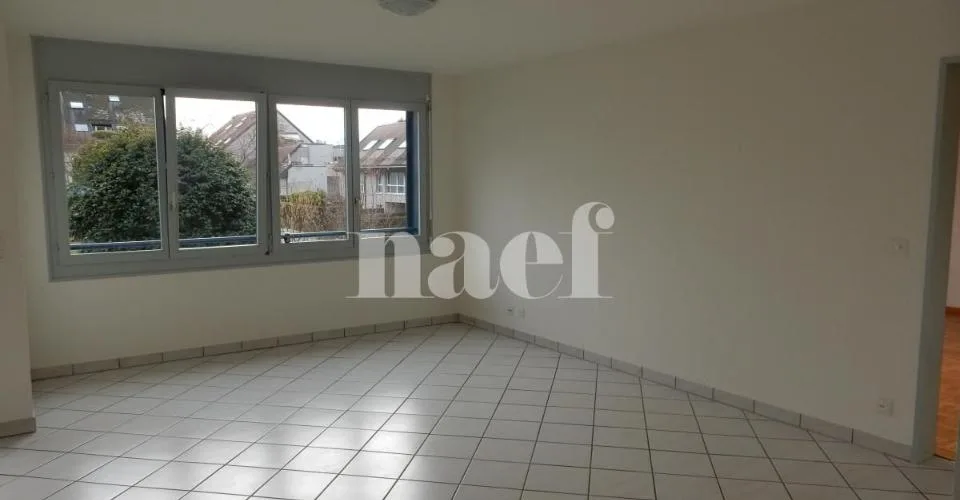 Wohnung mit 4.5 Zimmern im 1. Stock mit Balkon – Foto 5 von 18