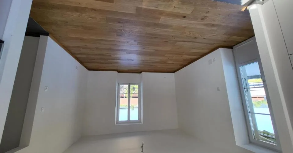 Magnificent komplett renoviertes Duplex mit großem Balkon
