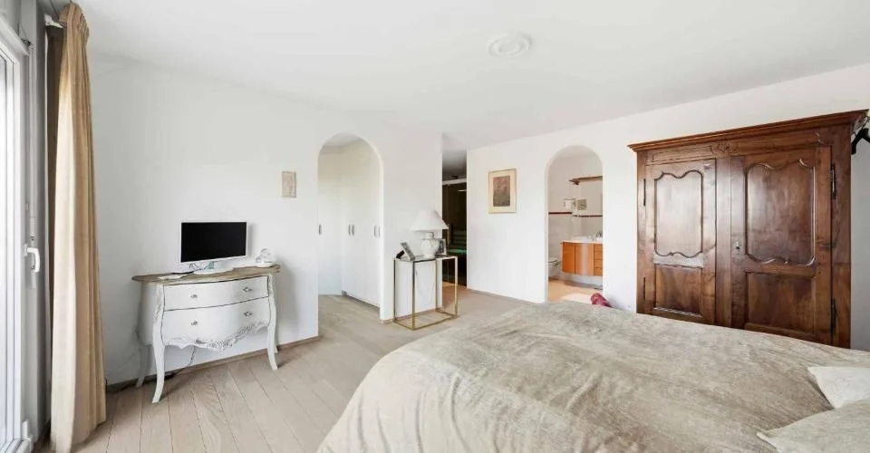 Große Wohnung in absoluter Ruhe, mit Aussicht! – Foto 9 von 26