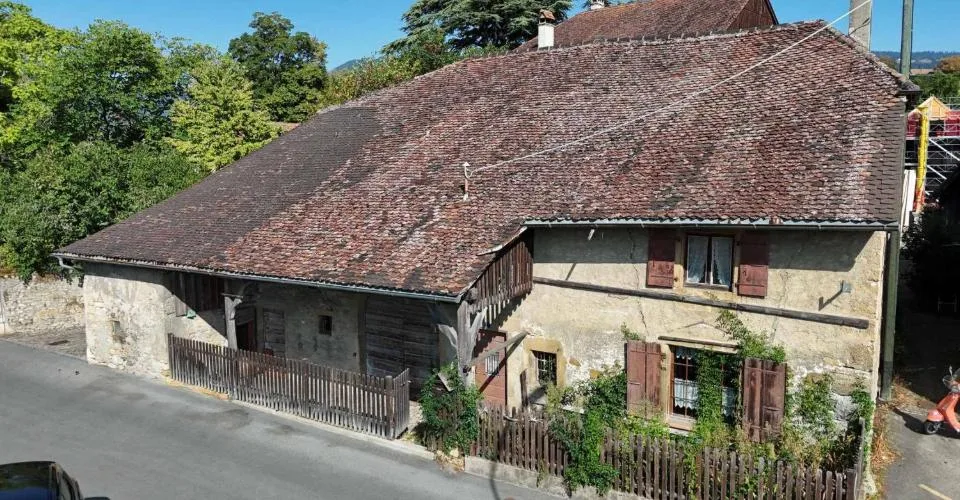 Ferme villageoise de caractère à réinventer au cur d'Areuse – photo 12 sur 22