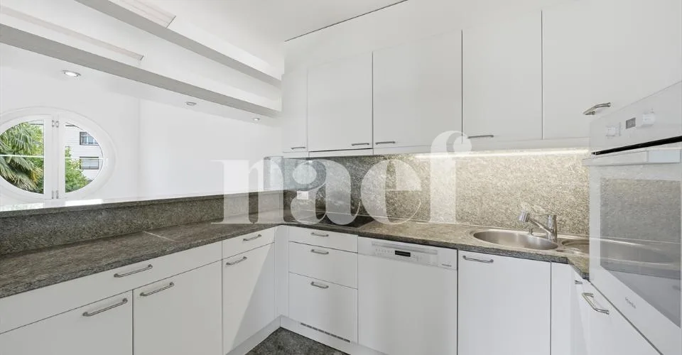 Apartment 4.5 rooms + mezzanine in the heart of Prangins – photo 9 of 12