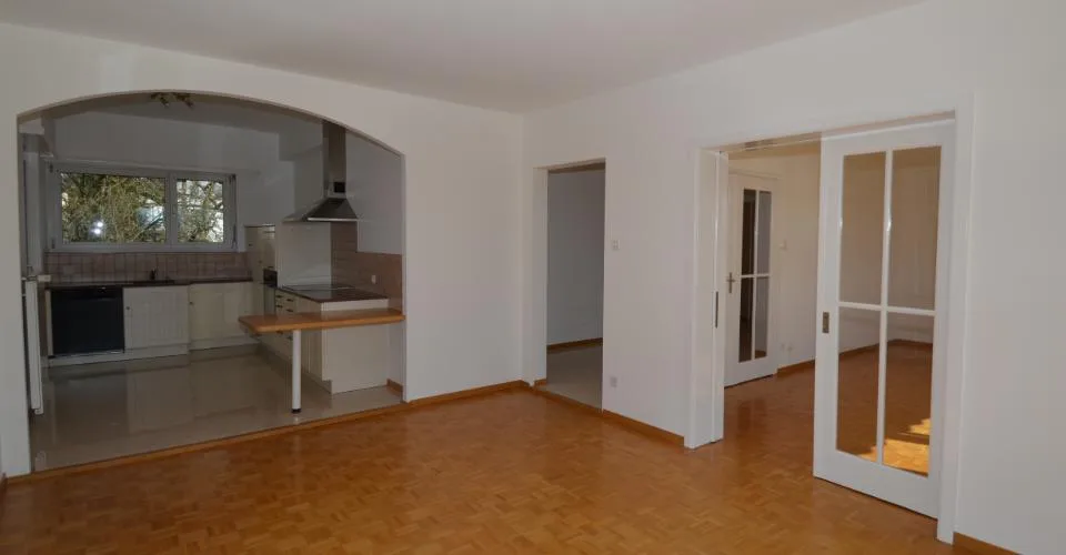 Lumineux et spacieux 5,5 pièces avec grand balcon, proche commodités – photo 2 sur 13