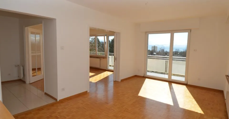Lumineux et spacieux 5,5 pièces avec grand balcon, proche commodités – photo 5 sur 13