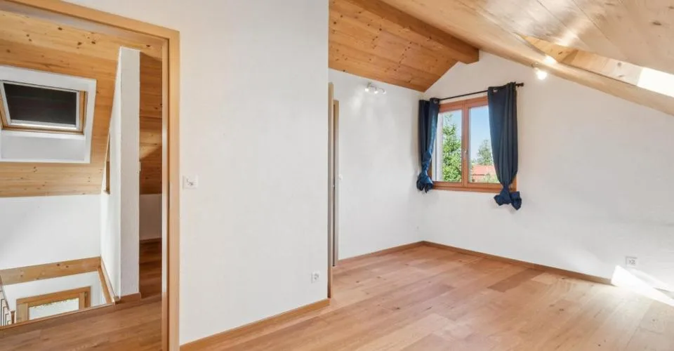 Ein familienfreundliches Haus, in dem Natur und Komfort sich treffen – Foto 9 von 13