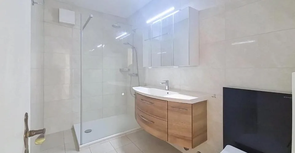 Magnifico appartamento di 3,5 locali a Sierre, vicino al Lago Géronde! – foto 23 di 26