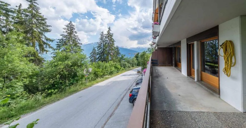 Apartment with 3.5 rooms and large terrace – photo 24 of 25