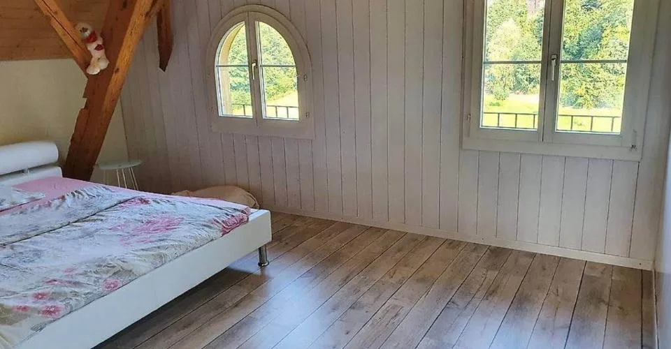 Helle 3.5-Zimmer-Dachwohnung mit Balkon, Lützelflüh