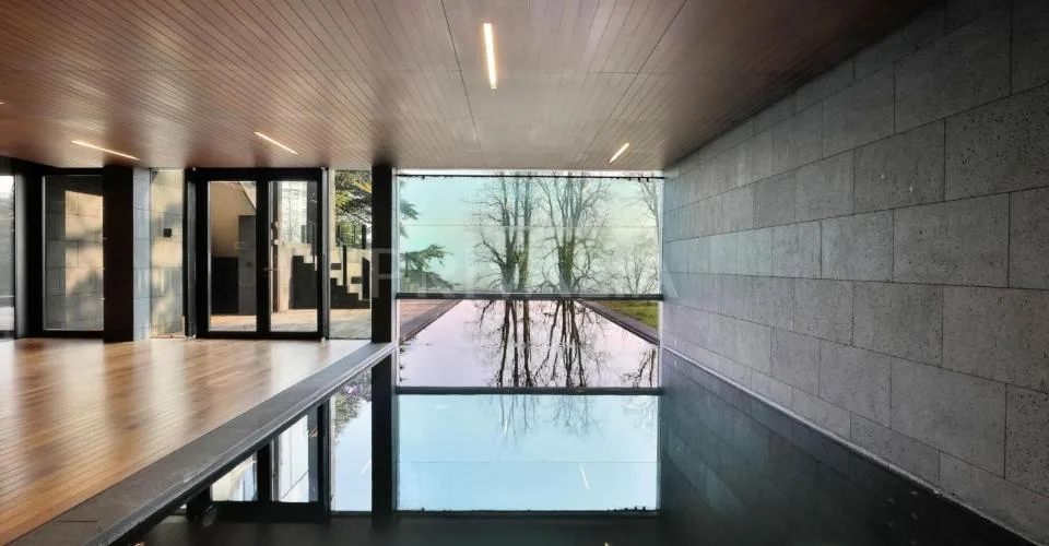 Propriété contemporaine d'exception avec accès privé au lac – photo 5 sur 6