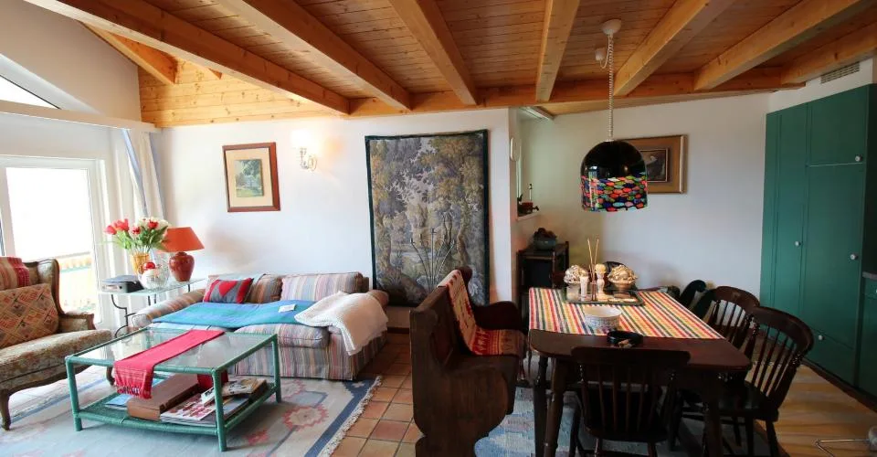 Appartementhaus 7.5-01 unique, très spacieux appartement en duplex de 7,5 pièces de style campagnard – Foto 4 von 10
