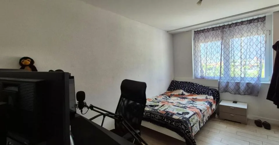 Appartement lumineux de 3.5 pièces au centre de Saxon – Foto 8 von 12