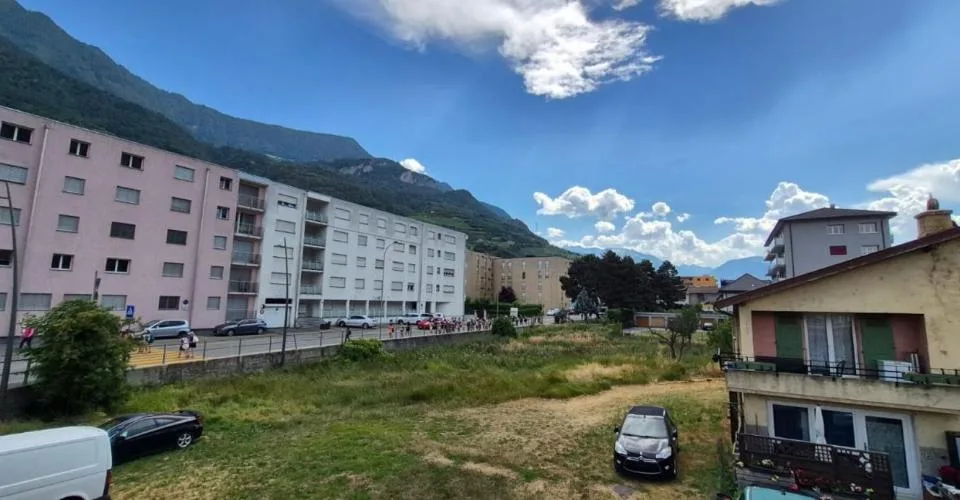 Appartement lumineux de 3.5 pièces au centre de Saxon – Foto 2 von 12