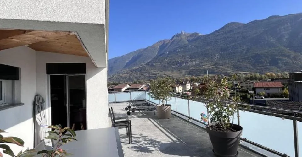 Lumineux appartement de 3.5 pièces en attique à Fully – foto 8 di 12