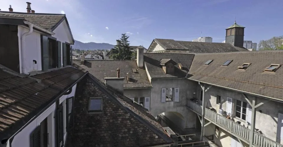 Au coeur du Vieux Carouge, appartement de 67 m2 PPE sous les toits – photo 4 sur 4