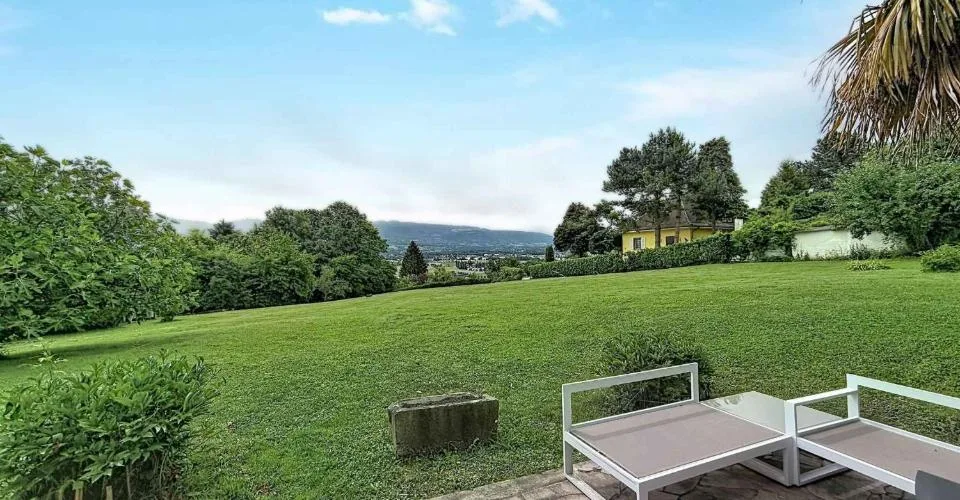 Appartement meublé de 3 pièces avec terrasse à Confignon