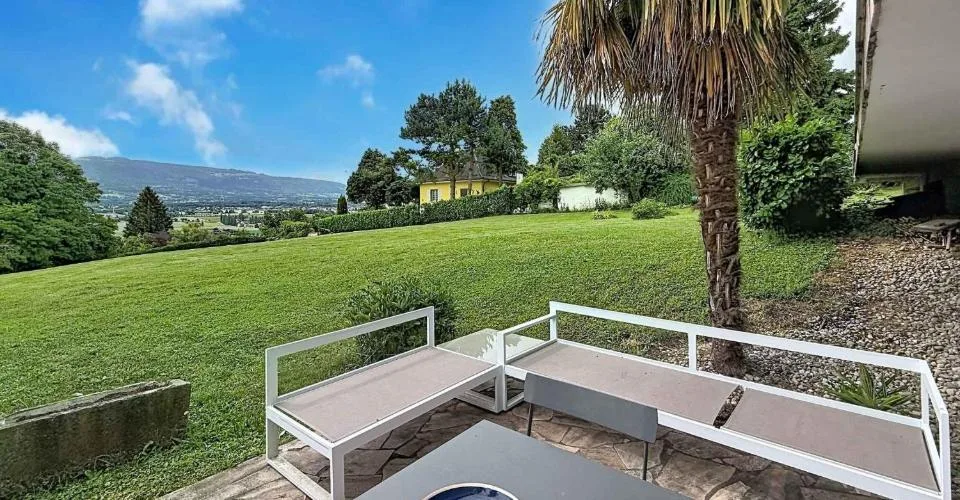 Appartement meublé de 3 pièces avec terrasse à Confignon
