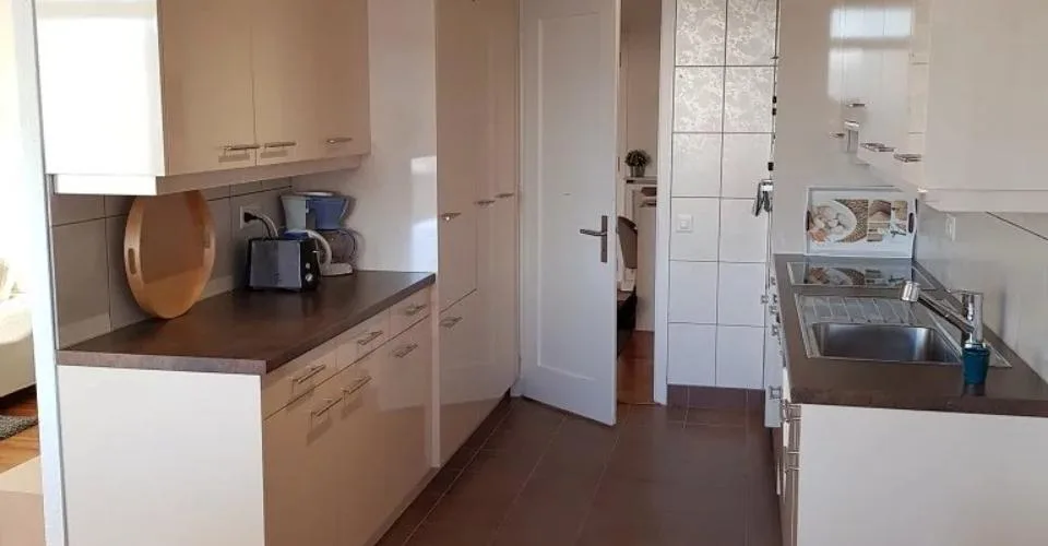 A proximité des organisations internationales, appartement meublé de 3 – photo 3 of 4
