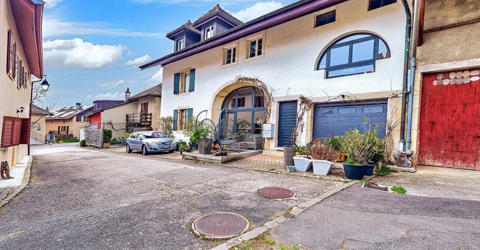 Triplex ristrutturato in un edificio del 1865, a 10 minuti da Morges – foto 15 di 29