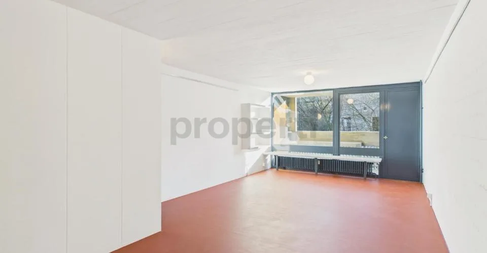 Wohnen in einer Ikone der Schweizer Architektur | Einzigartige 4.5-Zimmer-Maisonettewohnung im denkmalgeschützten Atelier-5-Ensemble in Flamatt