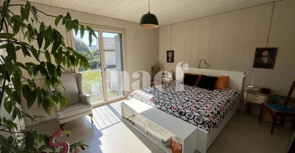 Bel appartement de 3.5 pièces en triplex avec jardin à Corminboeuf !