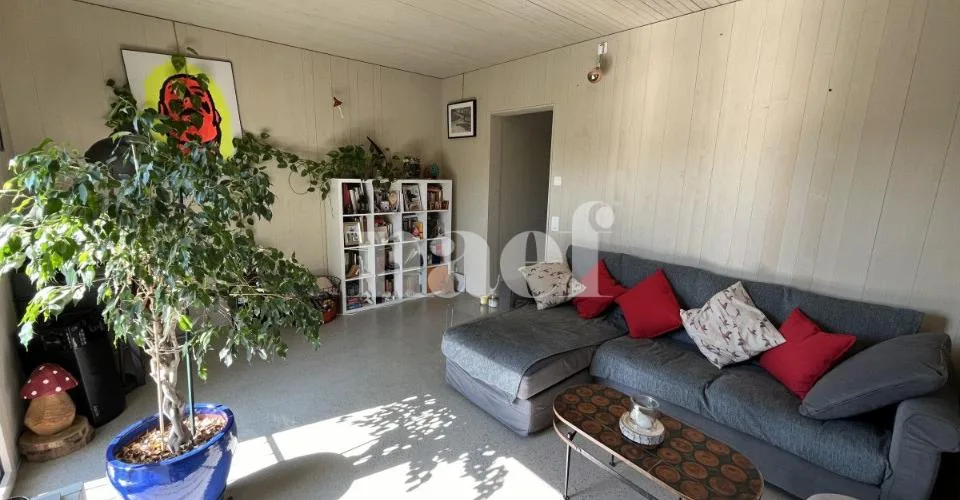 Bel appartement de 3.5 pièces en triplex avec jardin à Corminboeuf !
