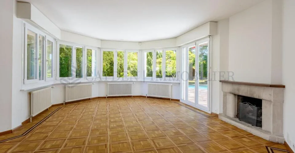 Prächtige Einzelvilla mit großem Garten – Foto 6 von 13