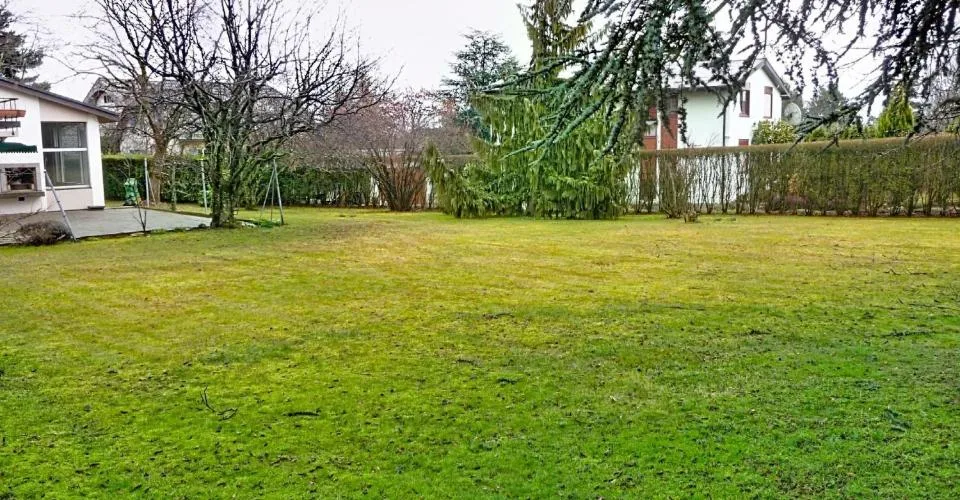 Family Villa with large garden ? Founex
