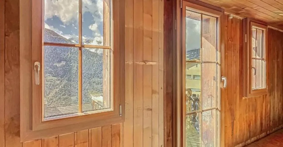 Appartamento con potenziale di ristrutturazione e vista sulle montagne – foto 18 di 26