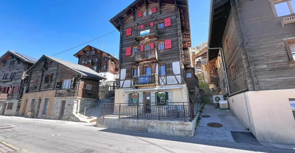 Appartamento con potenziale di ristrutturazione e vista sulle montagne – foto 14 di 26
