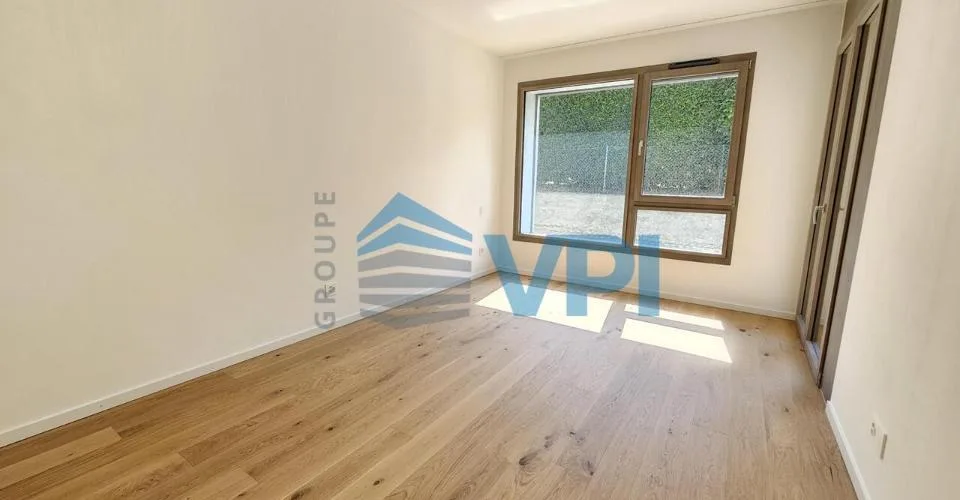 A louer 3 pièces avec spacieux jardin entièrement neuf à Bernex