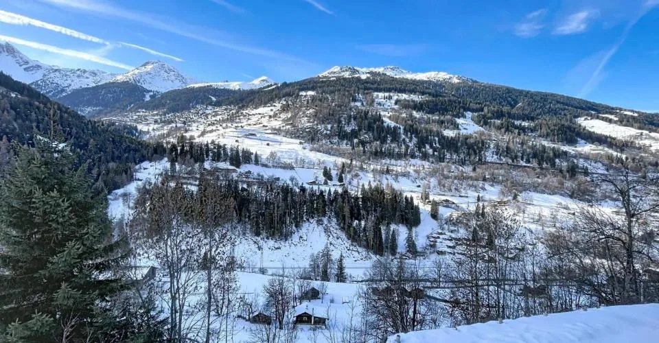Chalet canadese in tronchi con due appartamenti e vista mozzafiato – foto 5 di 26