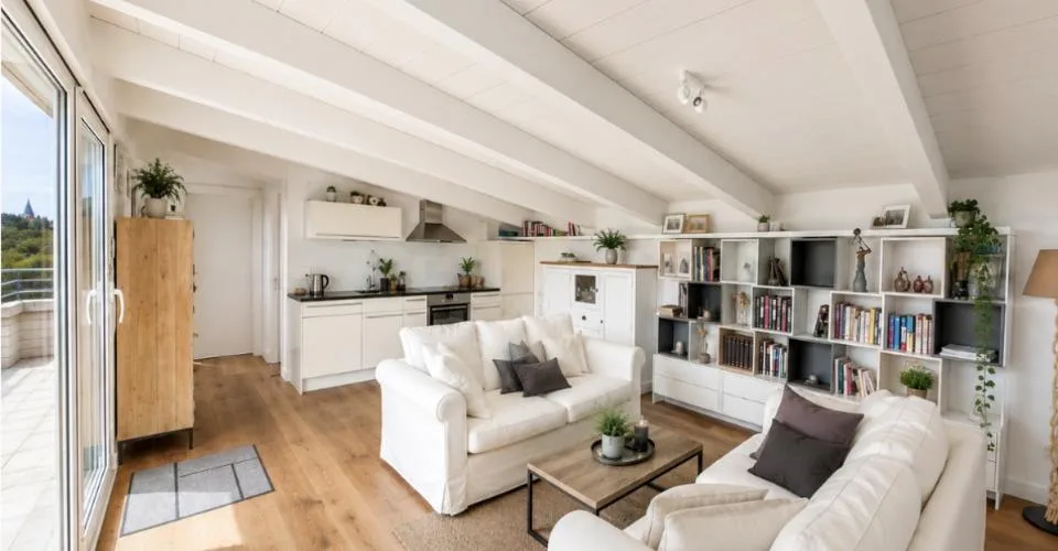 SUPERBES 4.5 ZIMMER MIT GROßEM BALCON + UNABHÄNGIGES STUDIO OPTIONAL IN ROSSENS (FR) – Foto 5 von 14