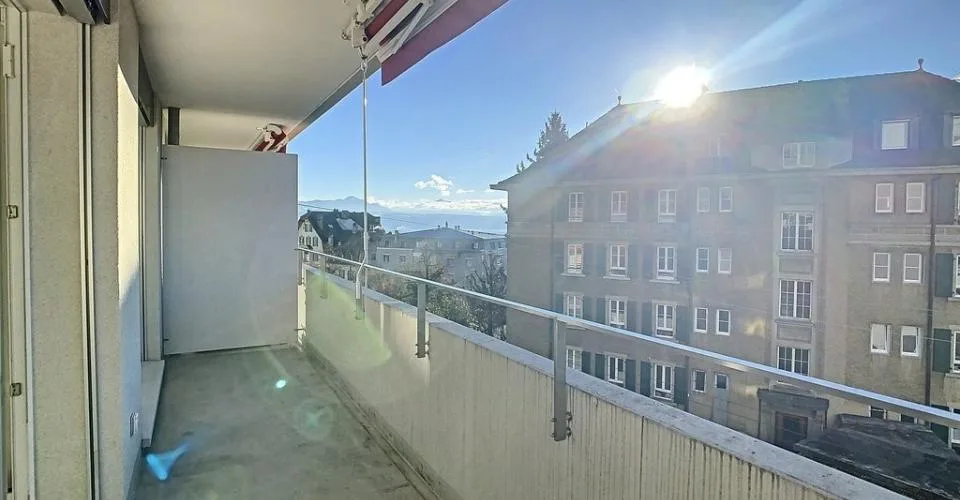 Geräumige 2.5-Zimmer-Wohnung mit Balkon – Foto 8 von 14