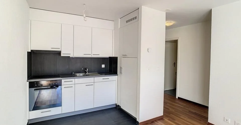 Geräumige 2.5-Zimmer-Wohnung mit Balkon – Foto 11 von 14