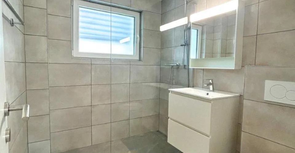 Geräumiges Haus mit Anbau in Vicques, renoviert 2025 – Foto 22 von 26