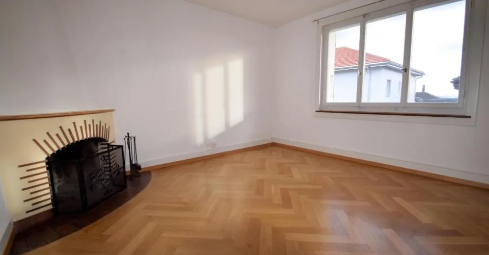 Très grand et lumineux 3.5 pièces avec grand balcon – Foto 3 von 9