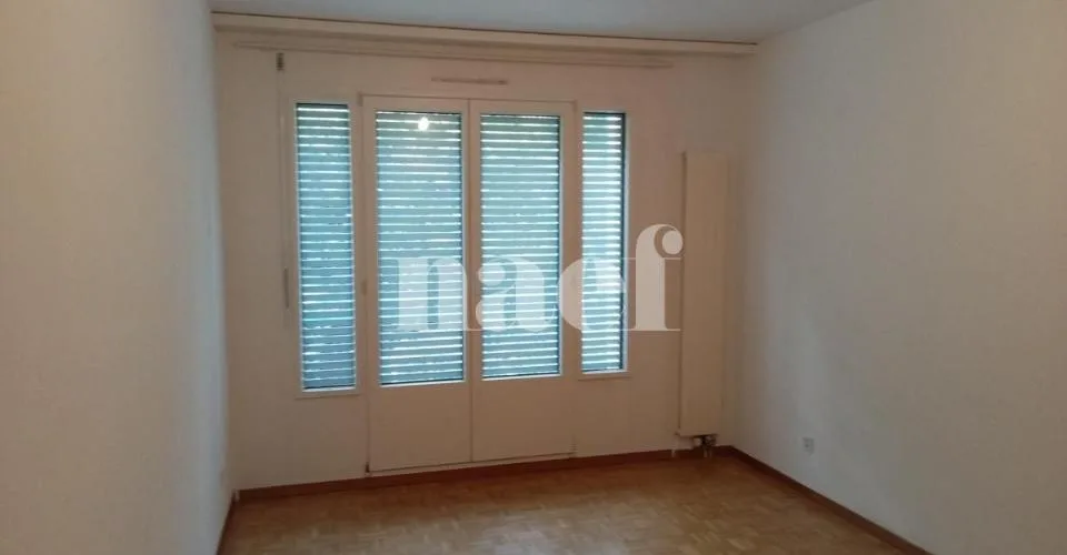 Appartement de 4 pièces au rez-de-chaussée
