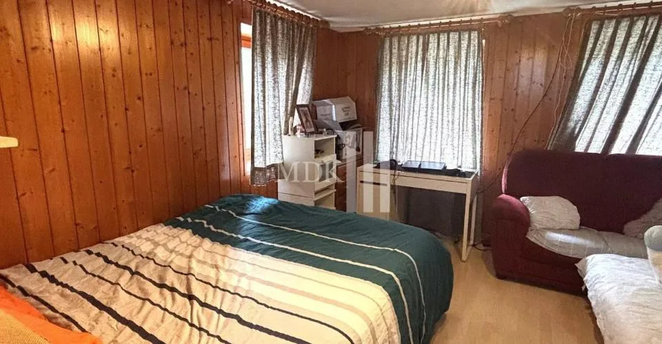 For rent a studio on the ground floor