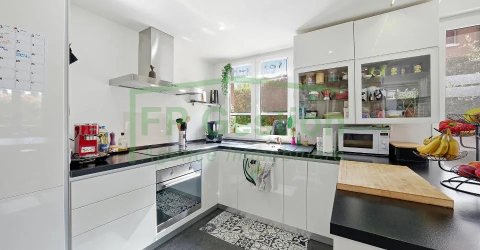 Superbe appartement avec 220 m2 terrasse et jardin à usage privatif et à 9 minutes à pied de la gare – foto 4 di 15