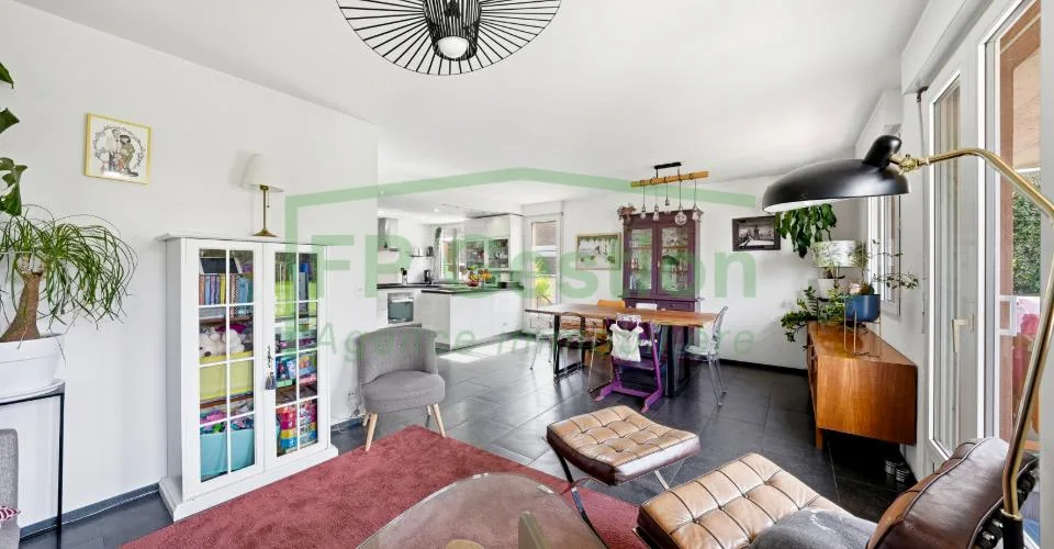 Superbe appartement avec 220 m2 terrasse et jardin à usage privatif et à 9 minutes à pied de la gare – foto 11 di 15