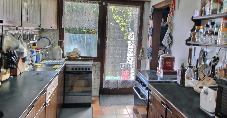 Très joli chalet très bien entretenu sur 3 étages – Foto 3 von 6