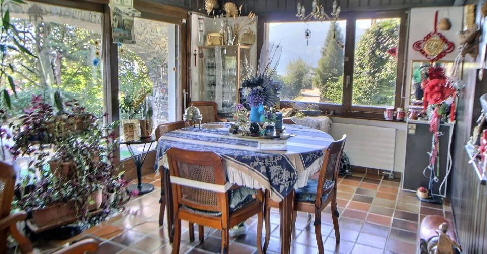 Très joli chalet très bien entretenu sur 3 étages – Foto 4 von 6