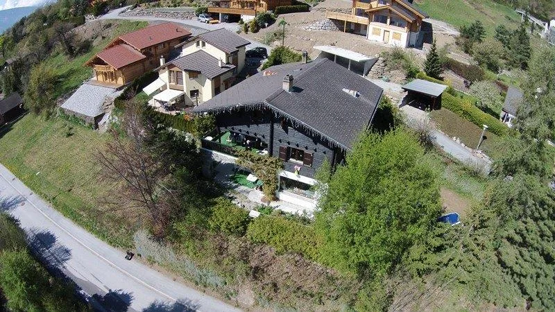 Très joli chalet très bien entretenu sur 3 étages – Foto 6 von 6