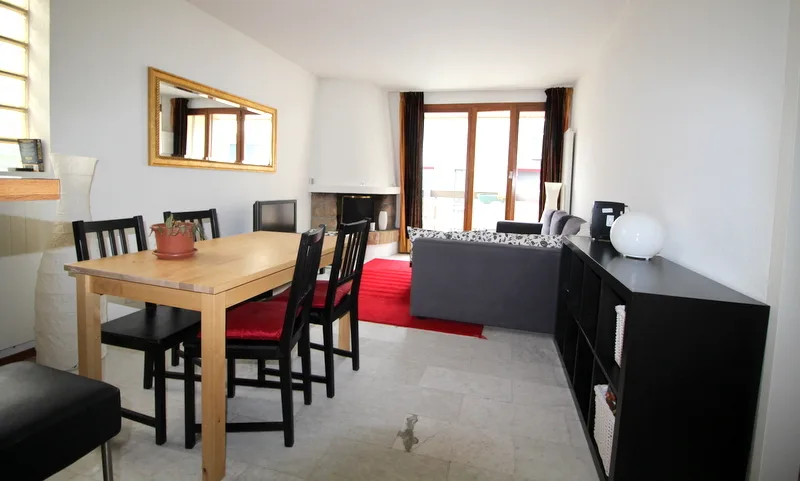 Eaux-vives, Charmant 2.5 pièces proche du lac avec balcon – Foto 2 von 2