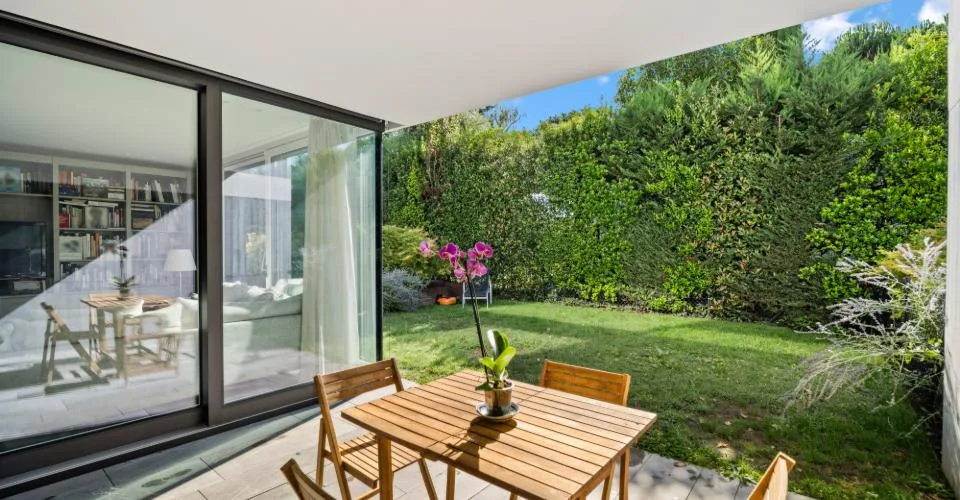 COLOGNY - Charming contemporary villa – photo 4 of 23